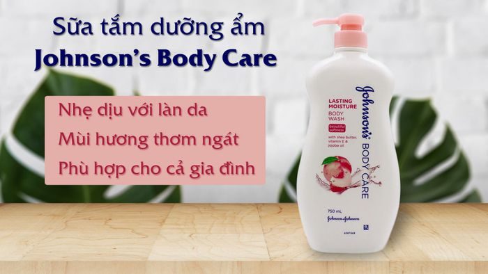 Sữa tắm dưỡng ẩm Lasting Moisture Johnson's body care