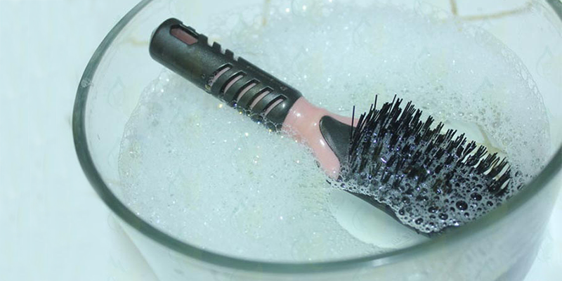 Vệ sinh đồ dùng thường xuyên