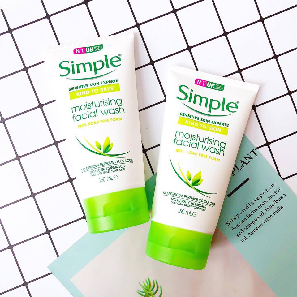 Sữa rửa mặt Simple Kind to Skin Moisturising Facial Wash