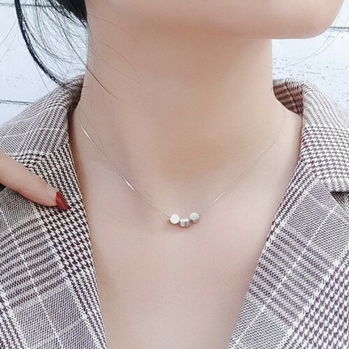 dây chuyền dây mảnh